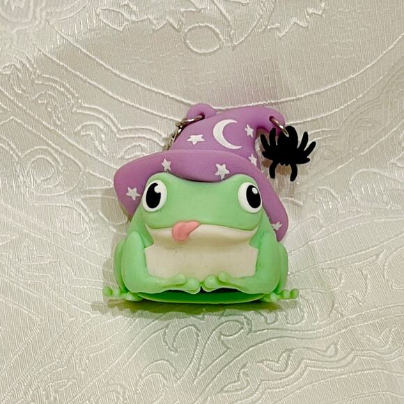 Bath & Body Works Magical Frog PocketBac Sanitizer Keychain Glow in the Dark - Picture 1 of 3